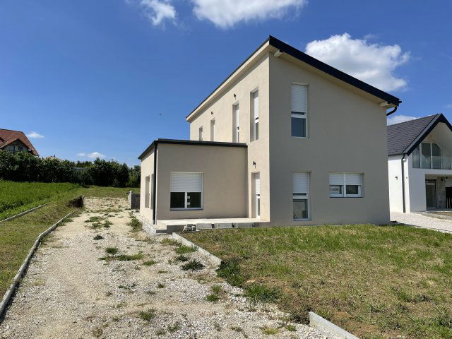 Eladó családi ház, Alsópáhokon 109 M Ft, 4 szobás