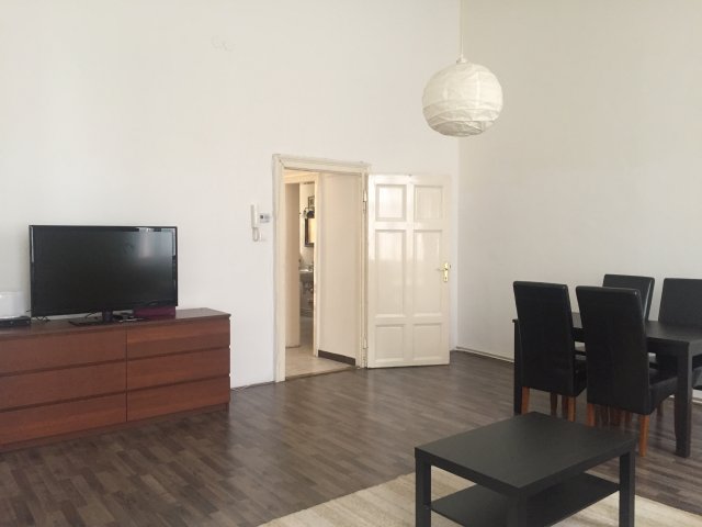 Kiadó téglalakás, albérlet, V. kerületben, Papnövelde utcában