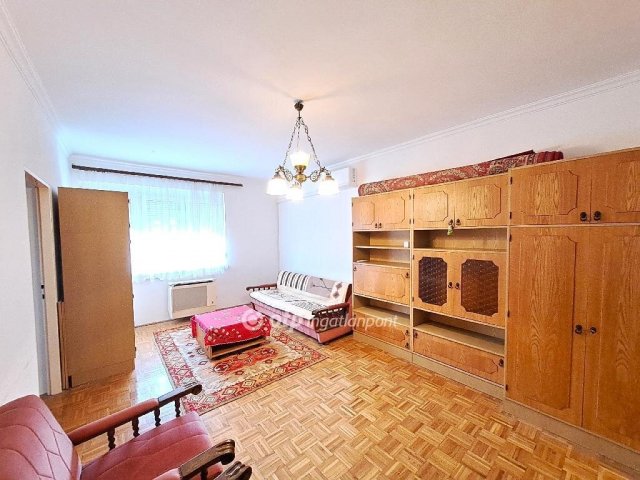 Eladó téglalakás, Kecskeméten 43 M Ft, 2 szobás