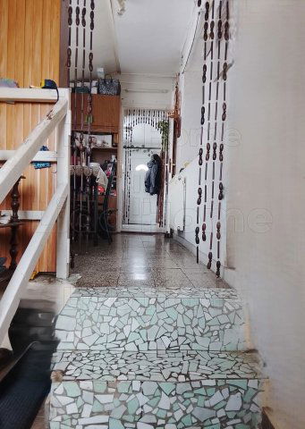 Eladó családi ház, Száron 60 M Ft, 2 szobás