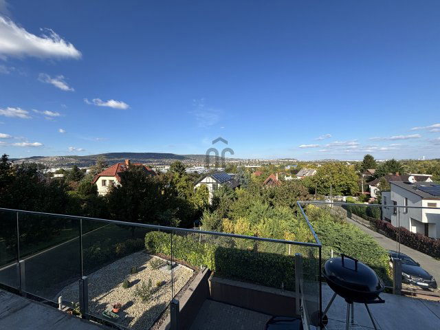 Eladó téglalakás, Budaörsön 220 M Ft, 4 szobás