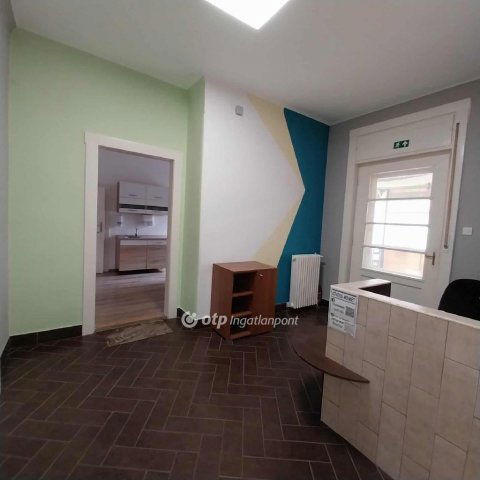 Eladó családi ház, Nyíregyházán 135 M Ft, 6+1 szobás