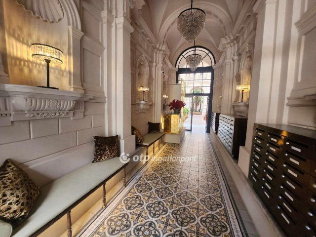 Eladó téglalakás, Budapesten, VI. kerületben 350 M Ft, 3 szobás