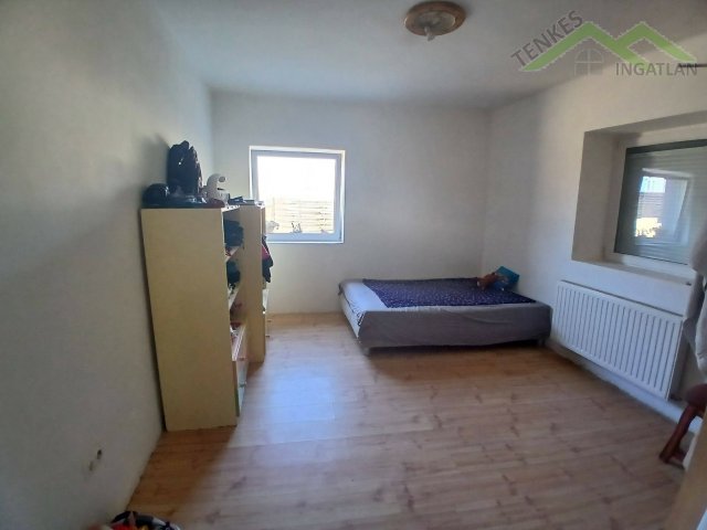 Eladó családi ház, Siklóson 49.6 M Ft, 3 szobás