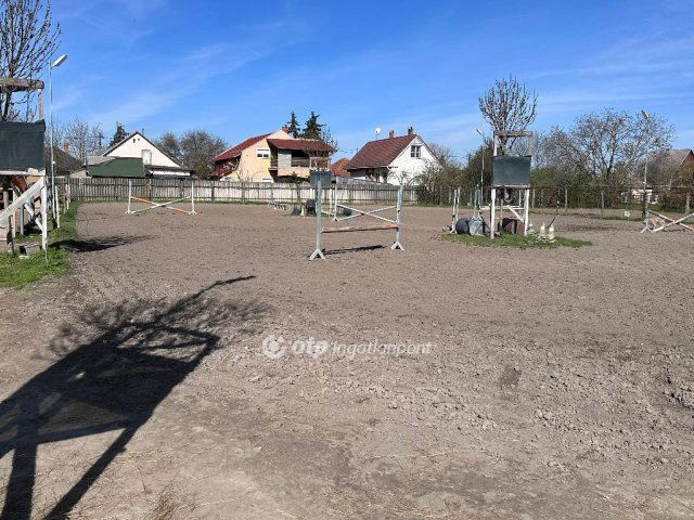 Eladó családi ház, Majosházán 109 M Ft, 3 szobás