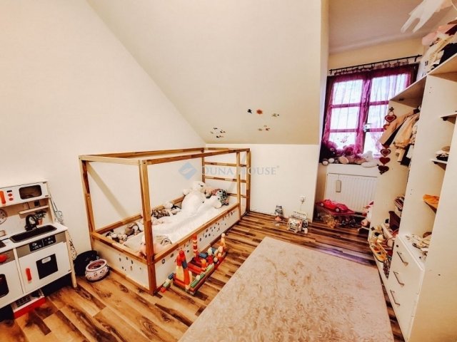 Eladó családi ház, Solymáron 269 M Ft, 7 szobás