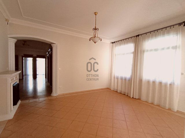 Eladó családi ház, Debrecenben 450 M Ft, 8 szobás