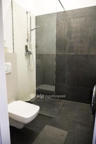 Eladó téglalakás, Budapesten, VI. kerületben 79.9 M Ft, 2 szobás