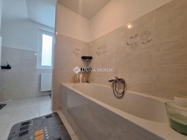 Eladó családi ház, Kőszegen 84.99 M Ft, 5 szobás