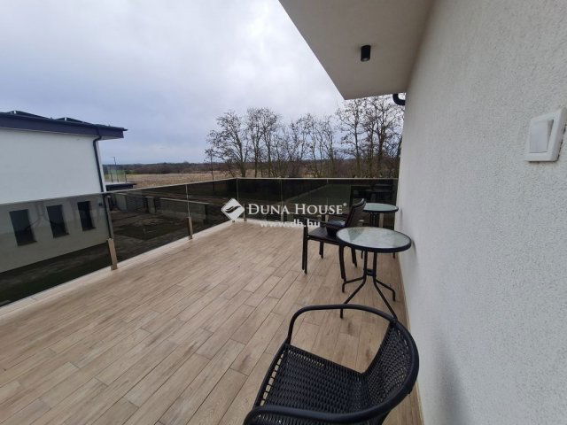 Eladó családi ház, Siófokon 190 M Ft, 5 szobás