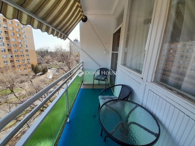 Eladó panellakás, Békéscsabán 29.9 M Ft, 2 szobás