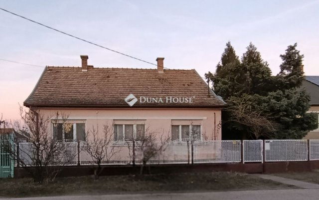 Eladó családi ház, Lajosmizsén 67.9 M Ft, 3 szobás