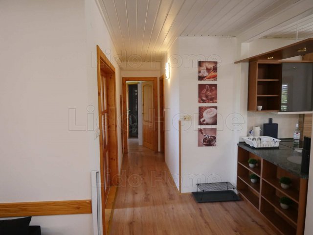 Eladó családi ház, Balatonlelleén 145.89 M Ft, 6+1 szobás