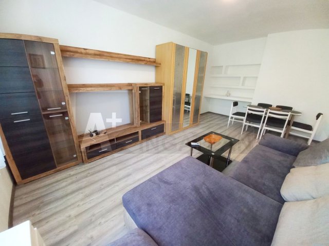 Kiadó téglalakás, albérlet, Szegeden 150 E Ft / hó, 2 szobás