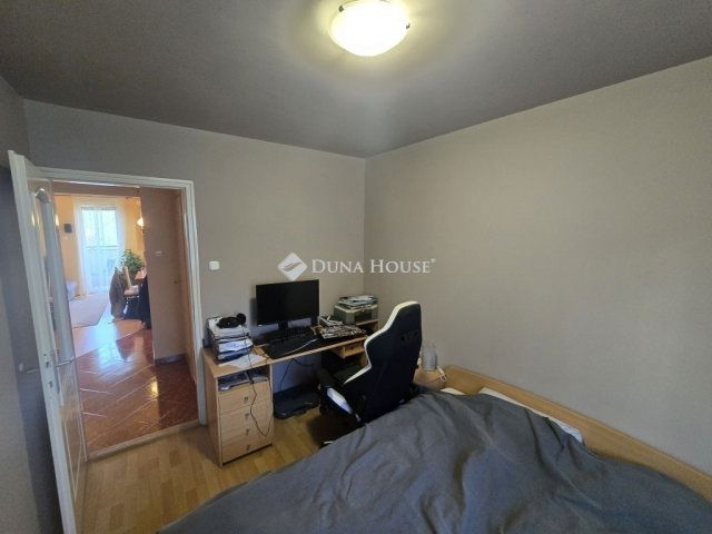 Eladó téglalakás, Szegeden 72.99 M Ft, 3 szobás