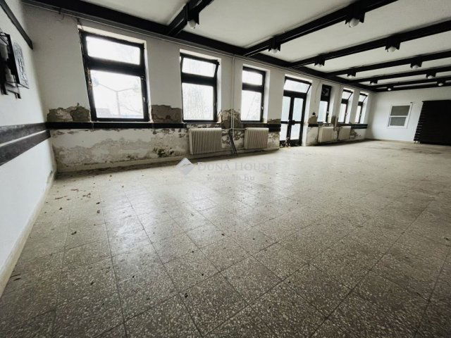 Eladó üzlethelyiség, Csákánydoroszlón 85 M Ft