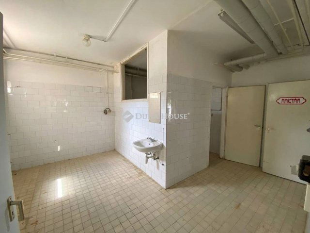 Kiadó üzlethelyiség, Komlón 95 E Ft / hó / költözzbe.hu