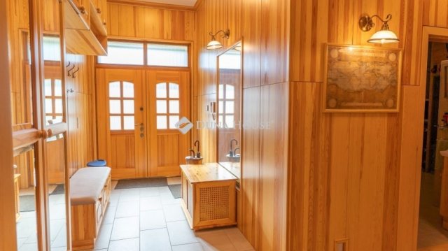 Eladó családi ház, Visegrádon 571.5 M Ft, 4 szobás