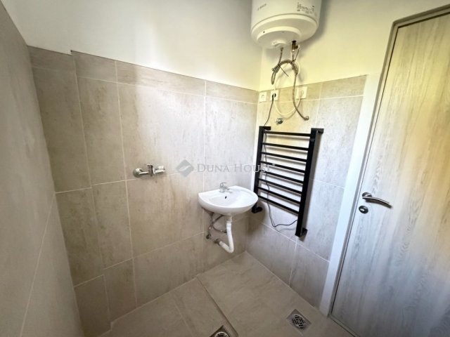Eladó téglalakás, Budapesten, XX. kerületben 44.9 M Ft, 1 szobás