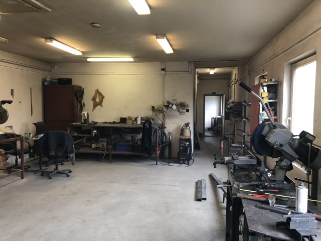 Eladó ipari ingatlan, Ajkán, Gyár utcában 64 M Ft