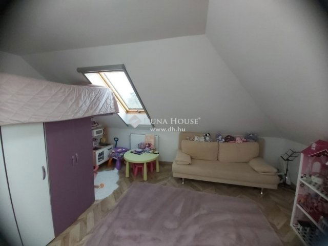 Eladó ikerház, Dunaharasztin 97 M Ft, 5 szobás