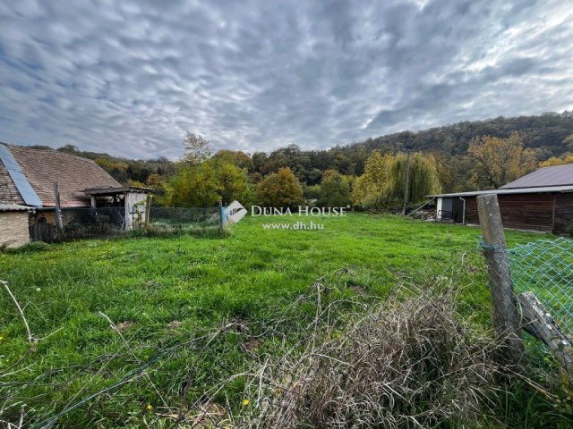 Eladó családi ház, Mecseknádasdon 17 M Ft, 2 szobás