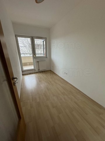 Eladó téglalakás, Siófokon 73 M Ft, 3 szobás