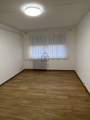 Eladó panellakás, Győrött 44.9 M Ft, 2 szobás