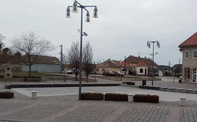 Eladó üzlethelyiség, Mosonmagyaróváron 35.7 M Ft