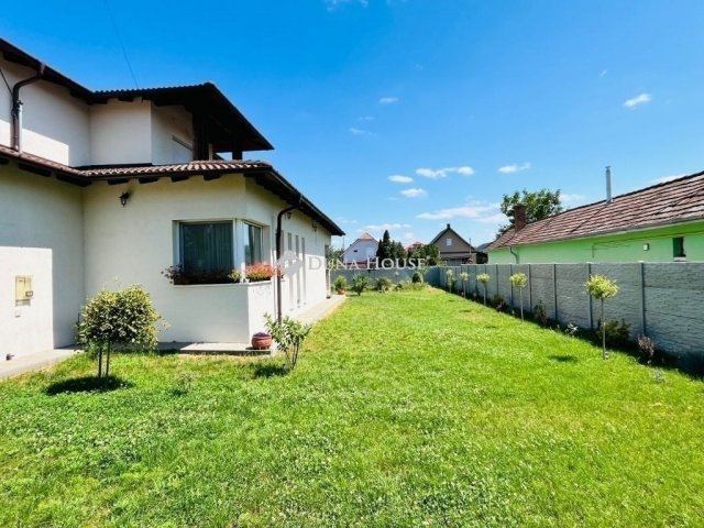 Eladó családi ház, Dunavarsányban 249 M Ft, 7 szobás