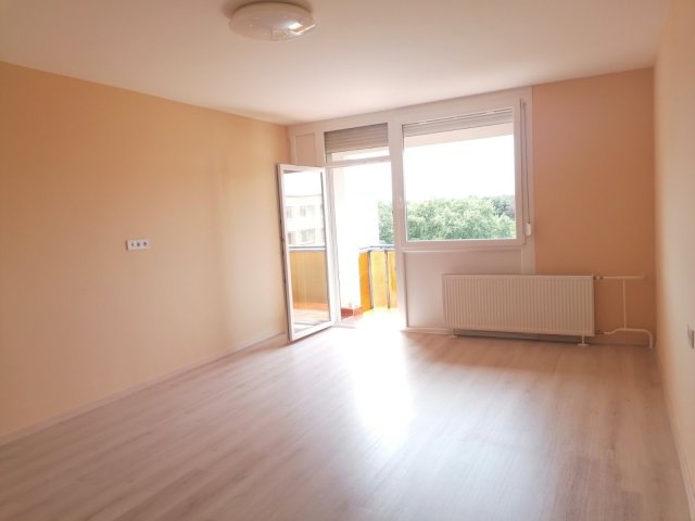 Eladó panellakás, Kistarcsán, Eperjesi úton 66.5 M Ft, 2 szobás