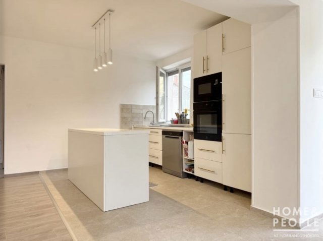 Eladó családi ház, Szentesen 55.8 M Ft, 3 szobás