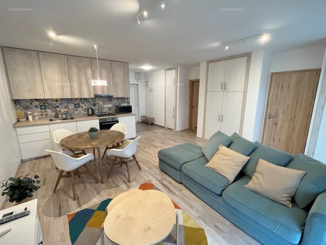 Kiadó téglalakás, albérlet, Balatonlelleén 250 E Ft / hó