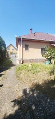 Eladó ikerház, Dunakeszin 116 M Ft, 2 szobás