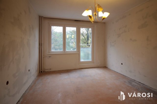 Eladó panellakás, Békéscsabán 25.5 M Ft, 2 szobás