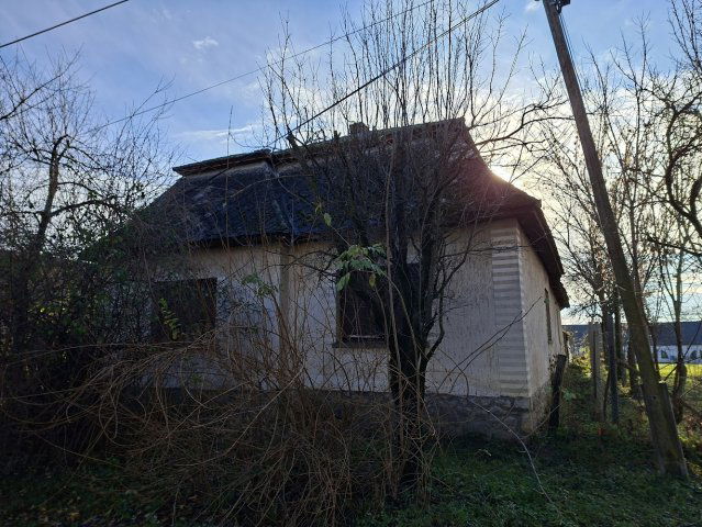 Eladó családi ház, Szakcson 7.9 M Ft, 4 szobás