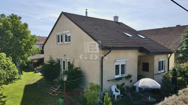 Eladó családi ház, Iszkaszentgyörgyön 75 M Ft, 5+1 szobás