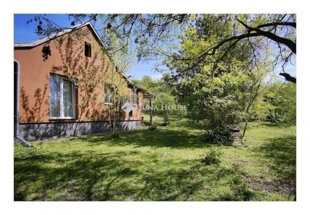 Eladó családi ház, Pécsett 49 M Ft, 2 szobás