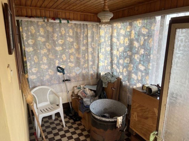 Eladó családi ház, Székesfehérvárott 65 M Ft, 3 szobás