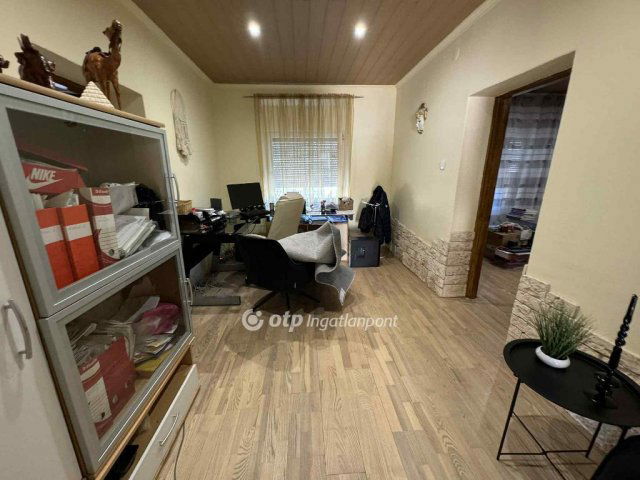 Eladó családi ház, Hőgyészen 38 M Ft, 3 szobás