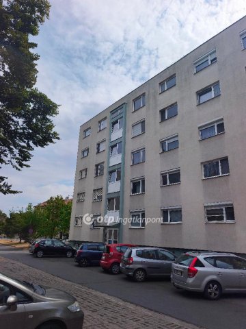 Eladó téglalakás, Miskolcon 34 M Ft, 2 szobás