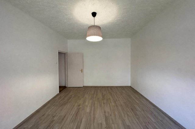 Eladó téglalakás, Komlón, Berek utcában 21.8 M Ft, 1 szobás