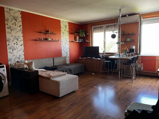 Eladó panellakás, Ajkán 36 M Ft, 2 szobás / költözzbe.hu