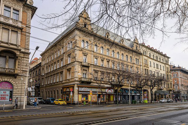 Eladó téglalakás, Budapesten, VI. kerületben 259.9 M Ft