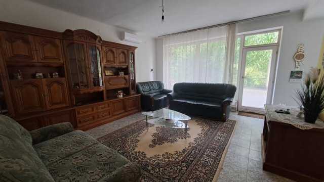 Eladó családi ház, Mogyorósbányán 98 M Ft, 8 szobás