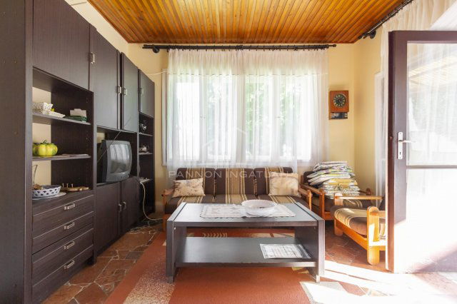 Eladó családi ház, Balatonkenesén 84 M Ft, 5 szobás