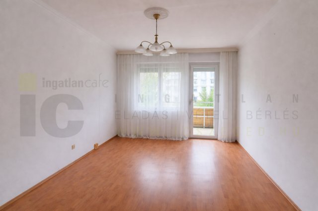 Eladó panellakás, Szegeden 59.9 M Ft, 2 szobás