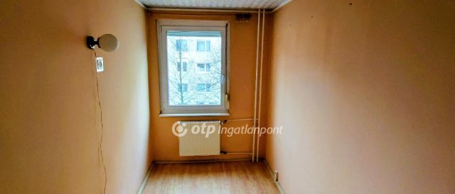 Eladó panellakás, Győrött 52 M Ft, 2+1 szobás