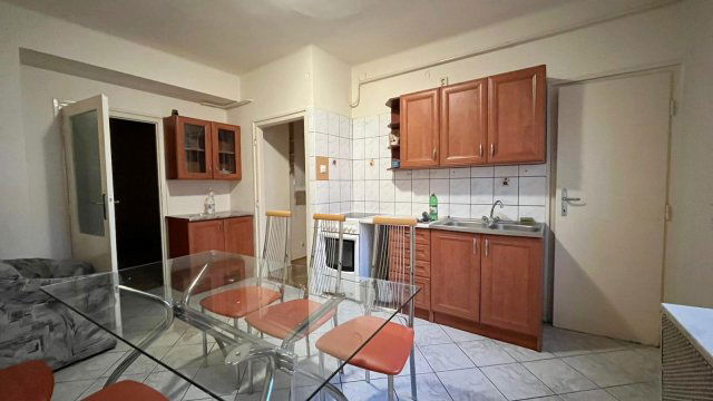 Kiadó téglalakás, albérlet, Debrecenben 150 E Ft / hó, 3 szobás