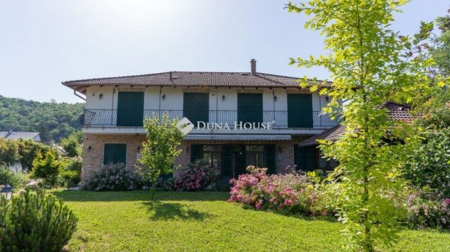 Eladó családi ház, Visegrádon 571.5 M Ft, 4 szobás